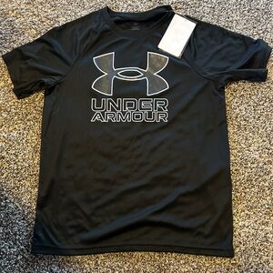 Under Armour kids black Shirt. Youth!  New with tags!!